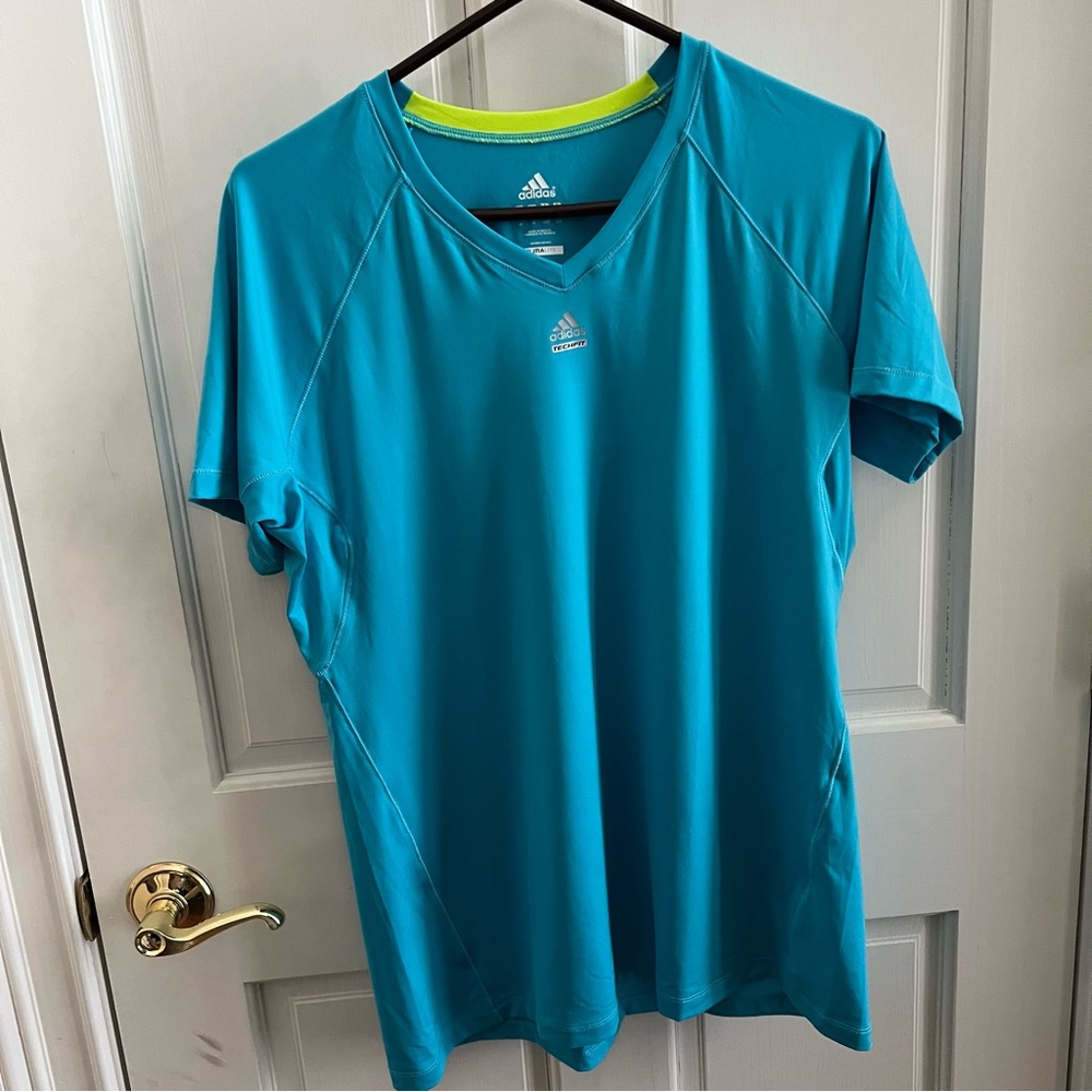 Womens ADIDAS Techfit ClimaLite V Neck Tee Size XL